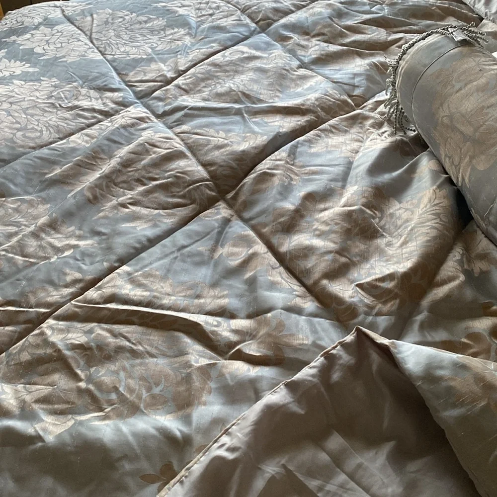 Elegant Floral Bedding Set - metallic grey and gold brocade